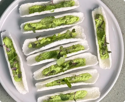 Tapiocas recheadas com preparo vegetal para evento corporativo