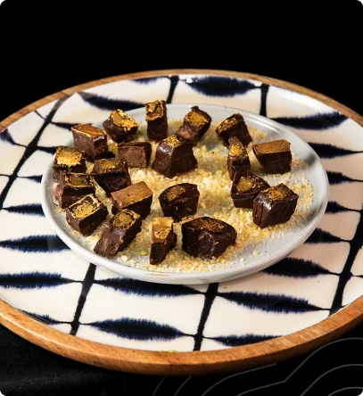 Sobremesas em cubos servidas em catering corporativo